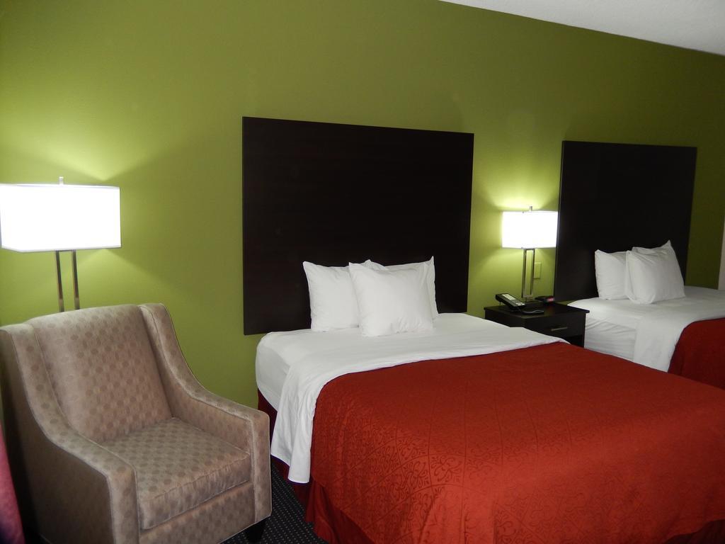 Quality & I-69 Hotel