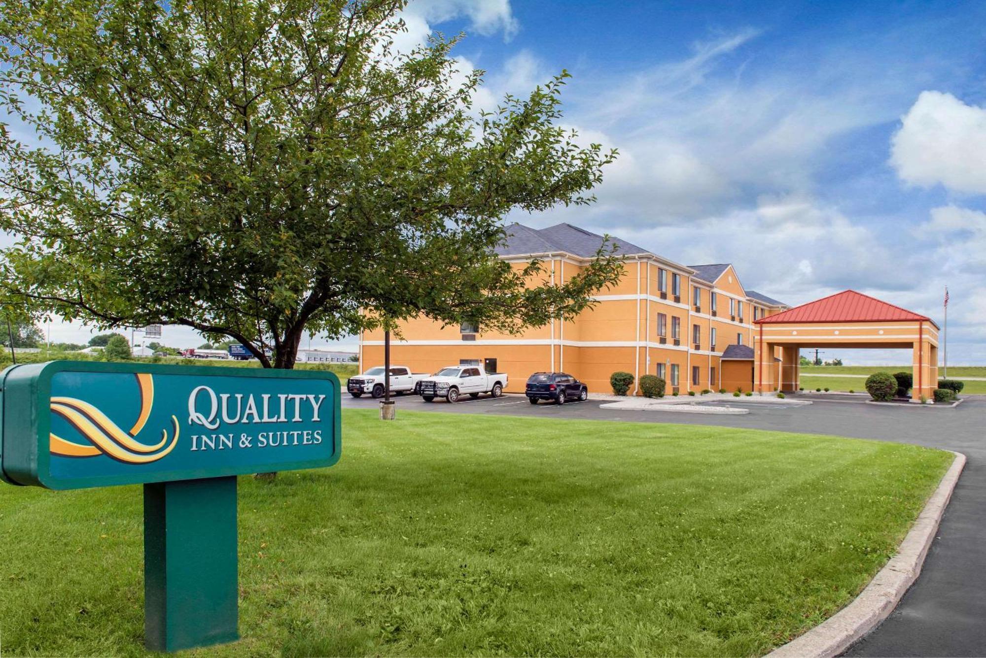 Quality & I-69 Hotel 3*