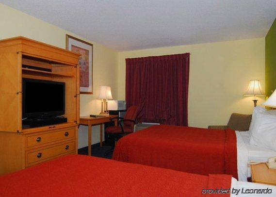 Quality & I-69 Hotel 3*
