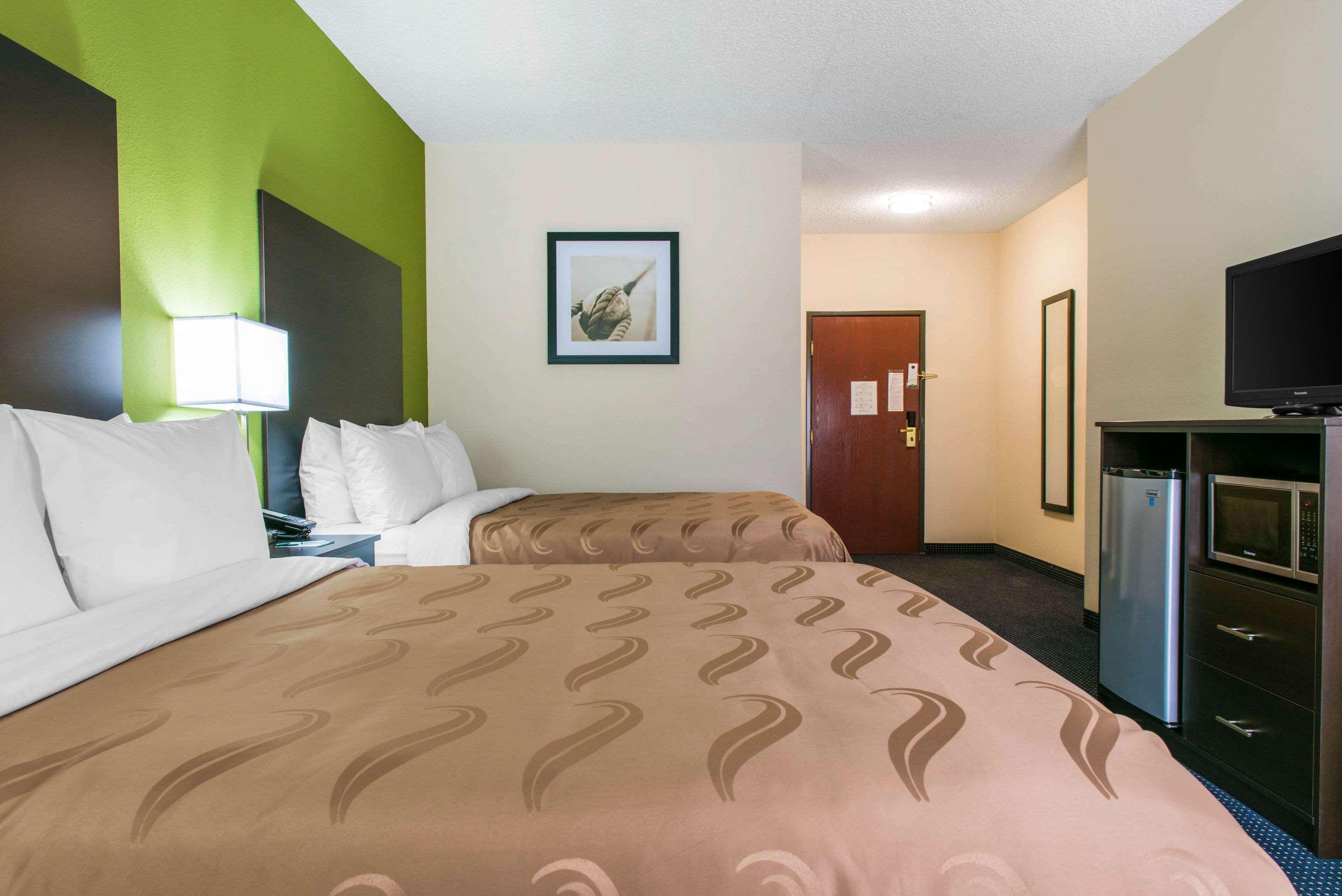 Quality & I-69 Hotel 3*